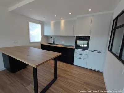 Entreprise d’architecte d'intérieur pour rénovation d'une maison au Roucas-Blanc 13007 Marseille avec cuisine, salle de bain et salon