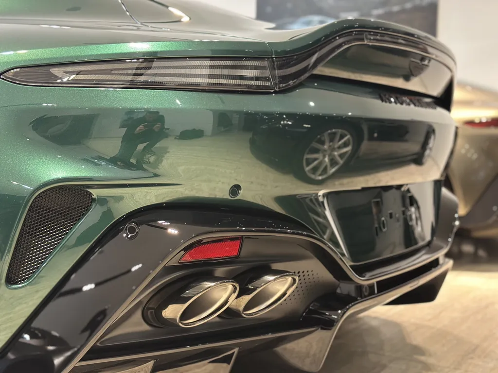 Film de protection PPF Aston Martin Vantage spécialiste de la protection carrosserie sur l’Ouest Lyonnais proche Tassin la demi lune 