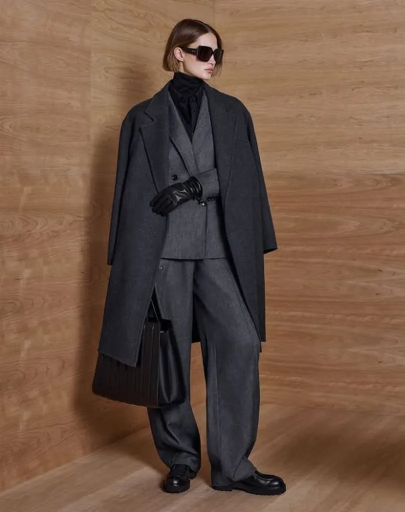 Quand l'élégance rencontre la précision chez Max Mara.