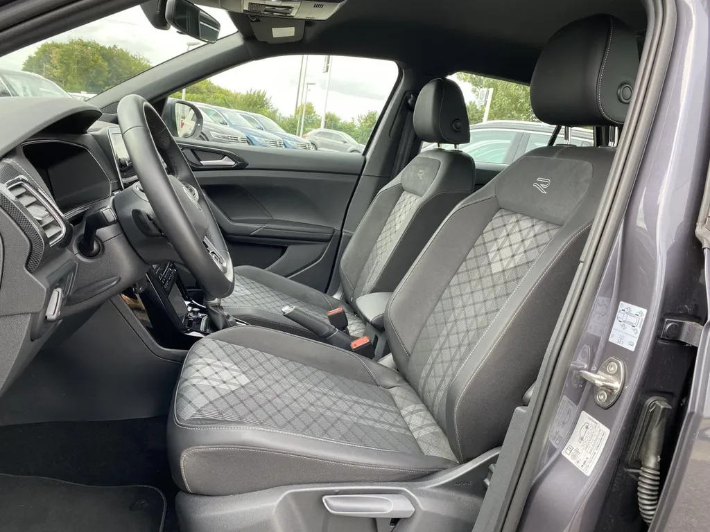 Volkswagen T-Cross R-Line d’occasion automatique essence à vendre à Rouen chez concessionnaire