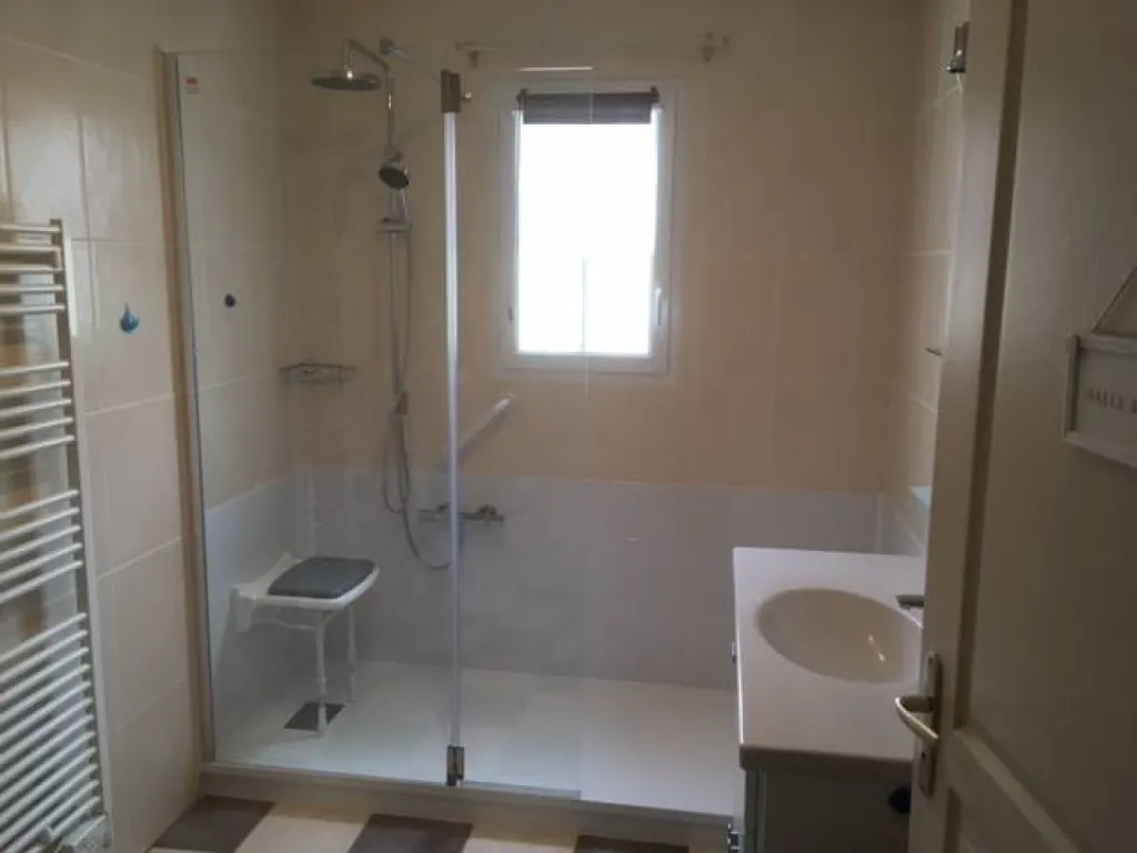 Installation douche sénior à Istres, Bouches du Rhône (13)