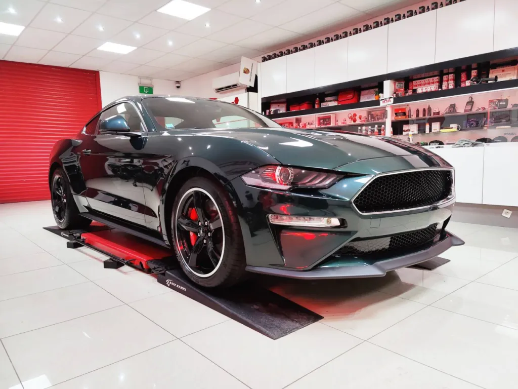 FORD MUSTANG BULLITT - PROTECTION CERAMIQUE COMPLETE GTECHNIQ A LENS