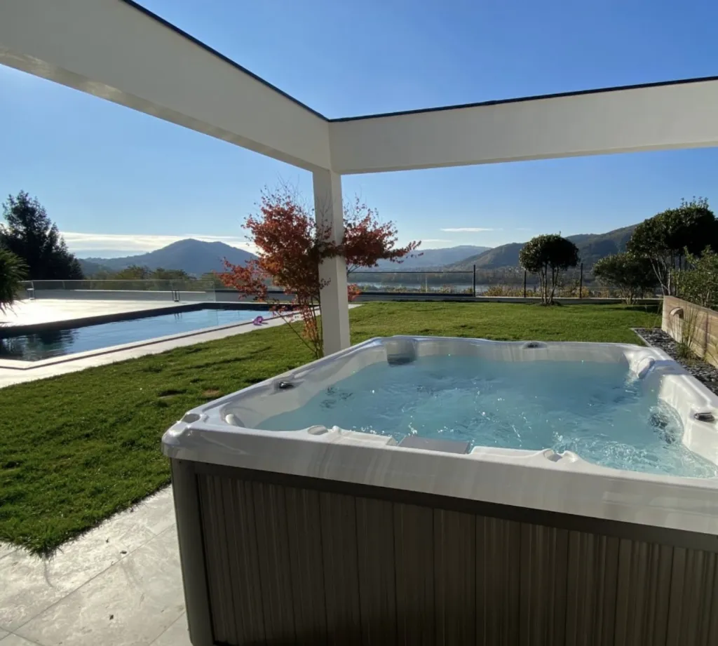 Installation d’un Spa Jacuzzi J-235 à Gervans (26)