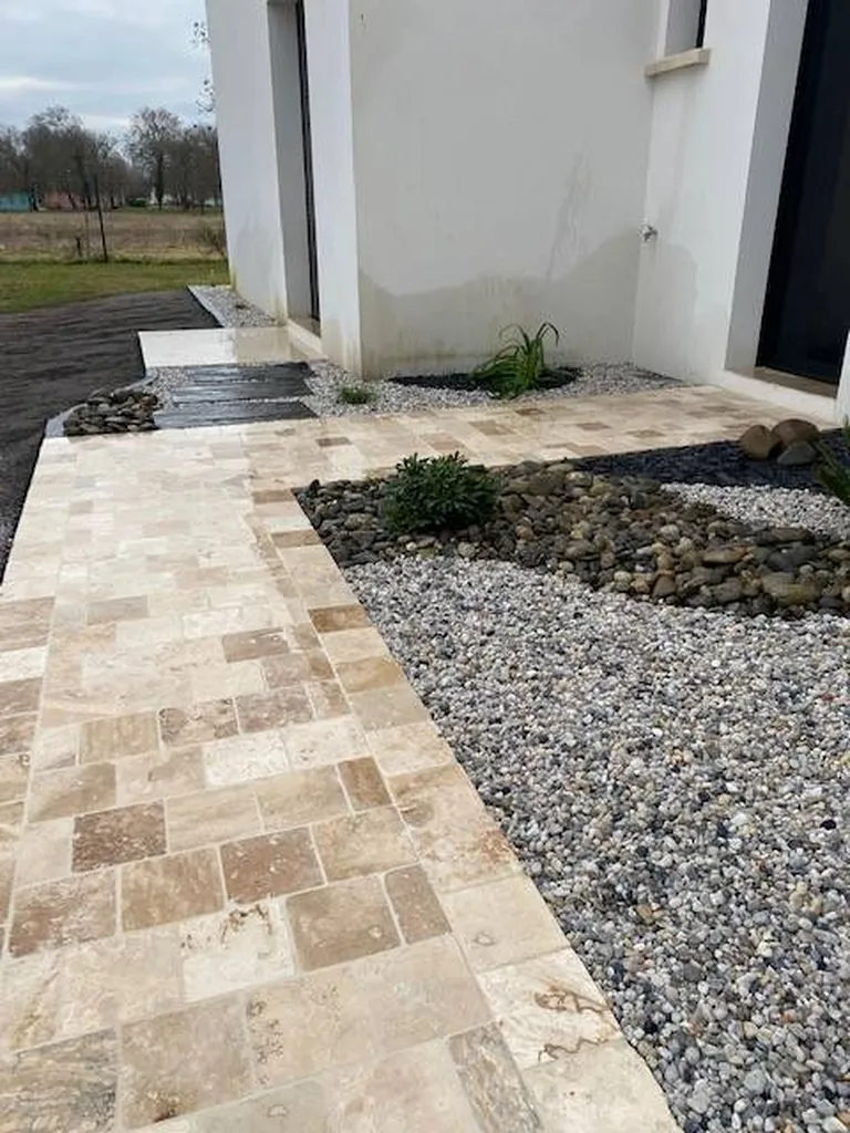 Pavé en Travertin rustique sur Ambarès et Lagrave