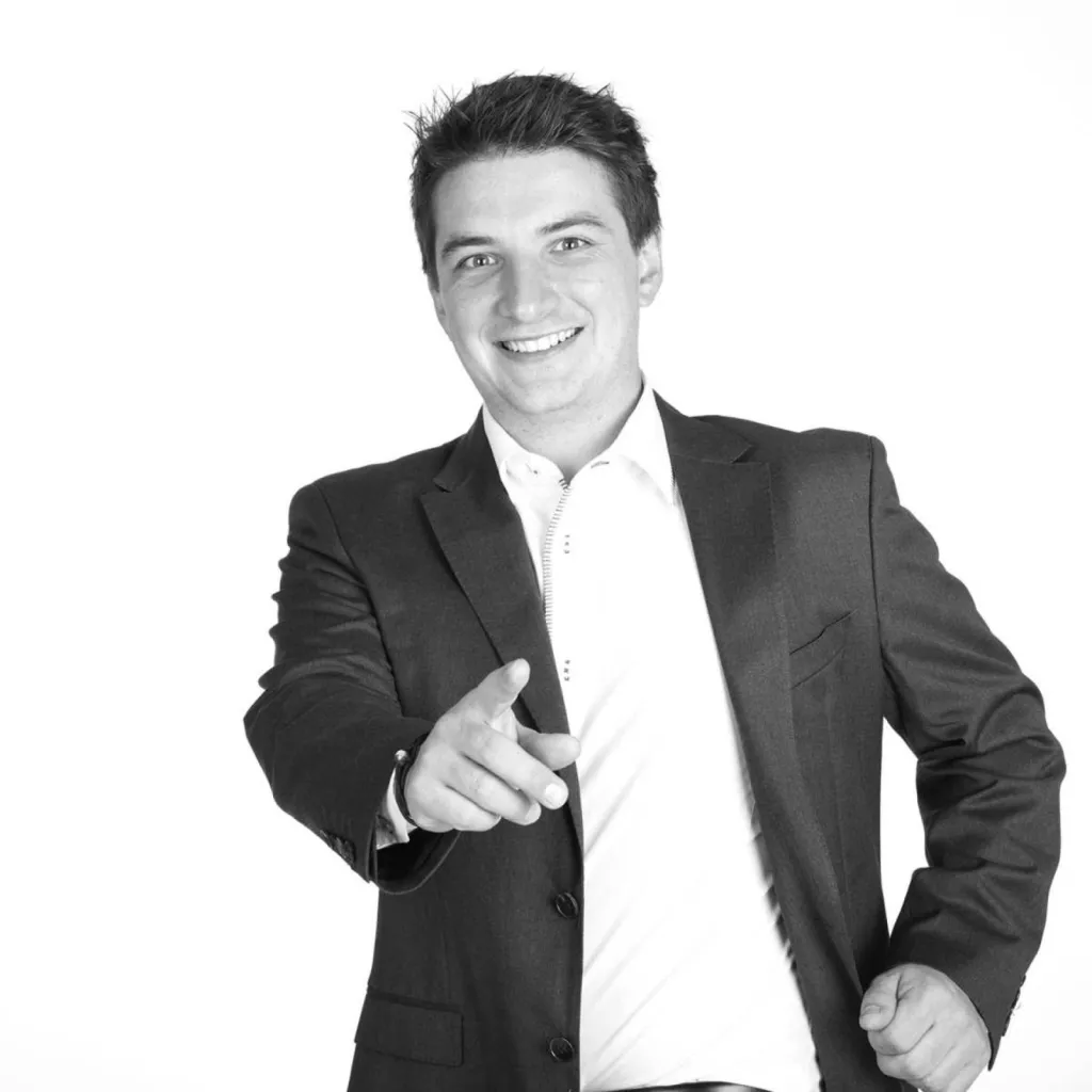 photographe de portrait corporate à Lyon le photographe vous guide pour les postures