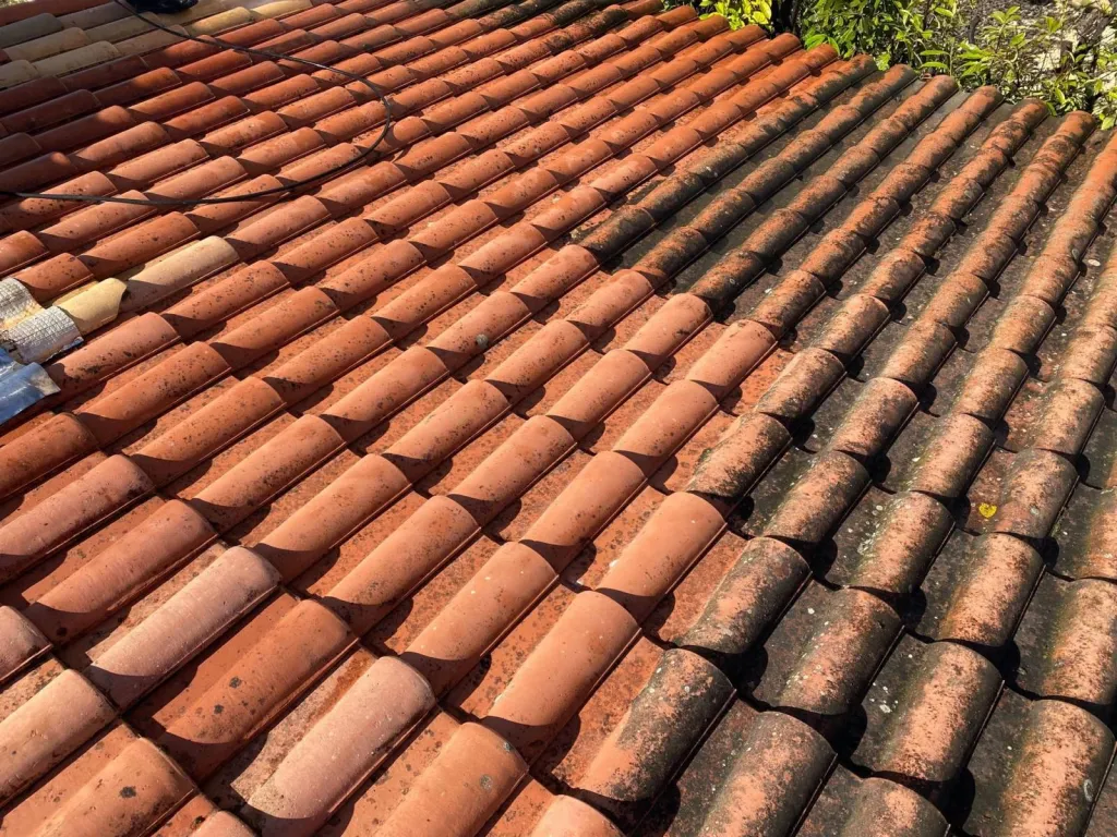 demoussage de toiture à Venelles 13770