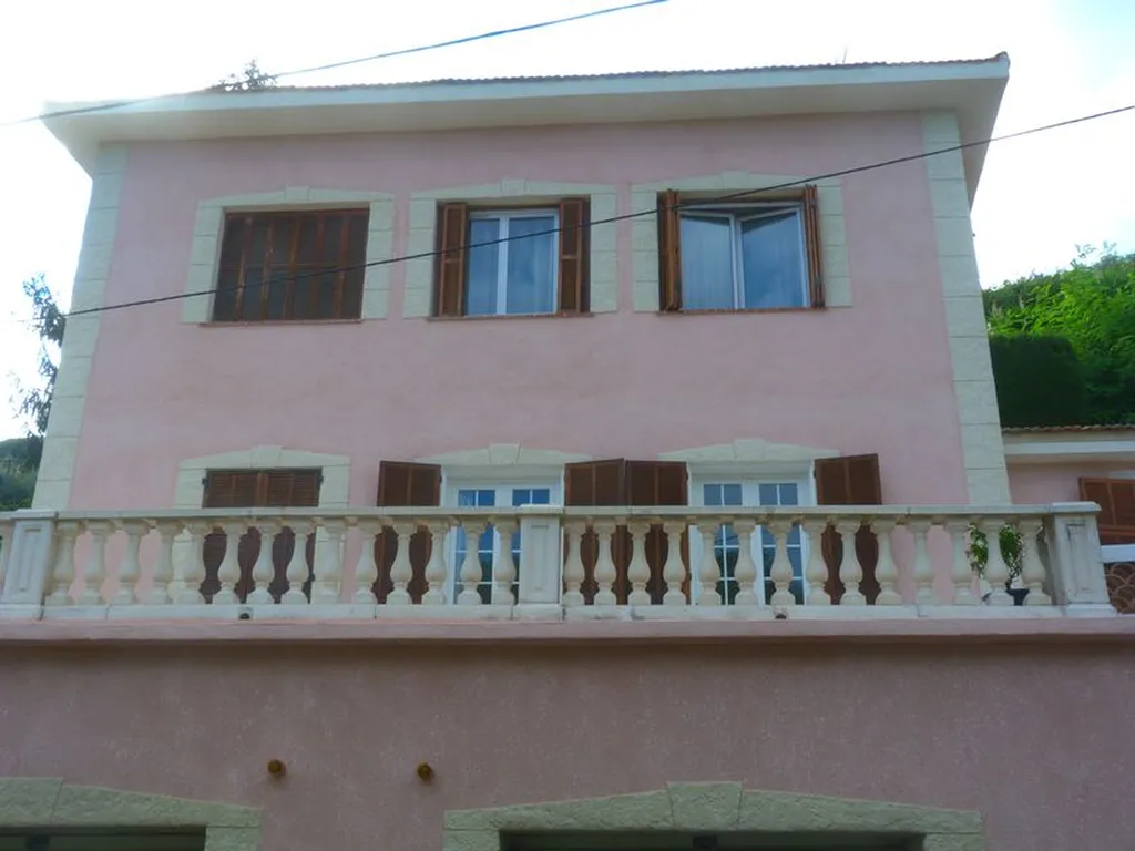 Maison en crépi dans le Var