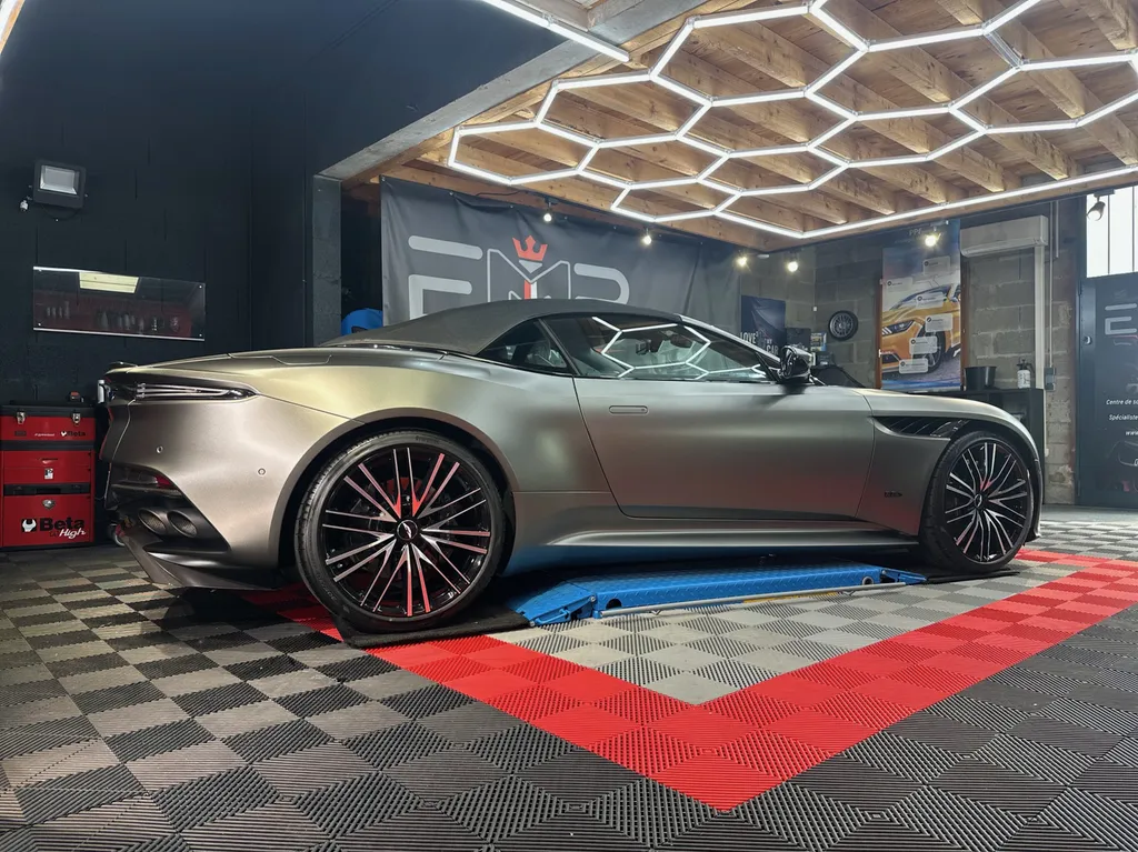 PPF complet sur Aston Martin DBS matte chez EMB Detailing proche Villefranche sur Saône 