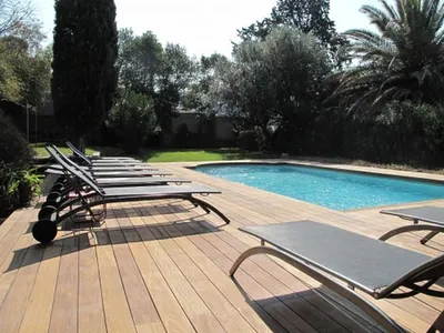 CASSIS VENTE maison proche centre avec vue mer et piscine, prestations haut de gamme