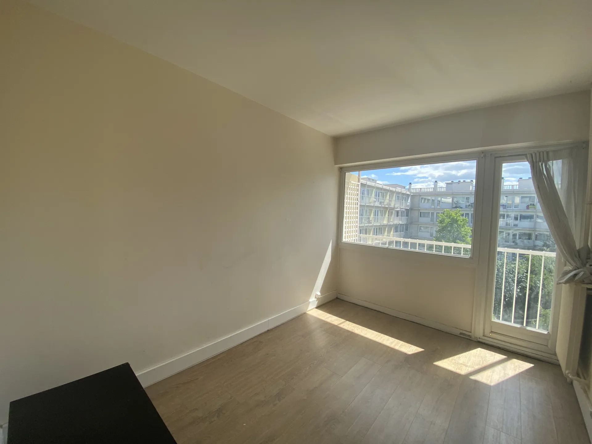 Le Pecq Centre - Appartement 3 pièces traversant en étage élevé avec ascenseur et vue dégagée sur la verdure