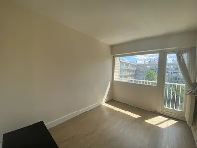 Le Pecq Centre - Appartement 3 pièces traversant en étage élevé avec ascenseur et vue dégagée sur la verdure