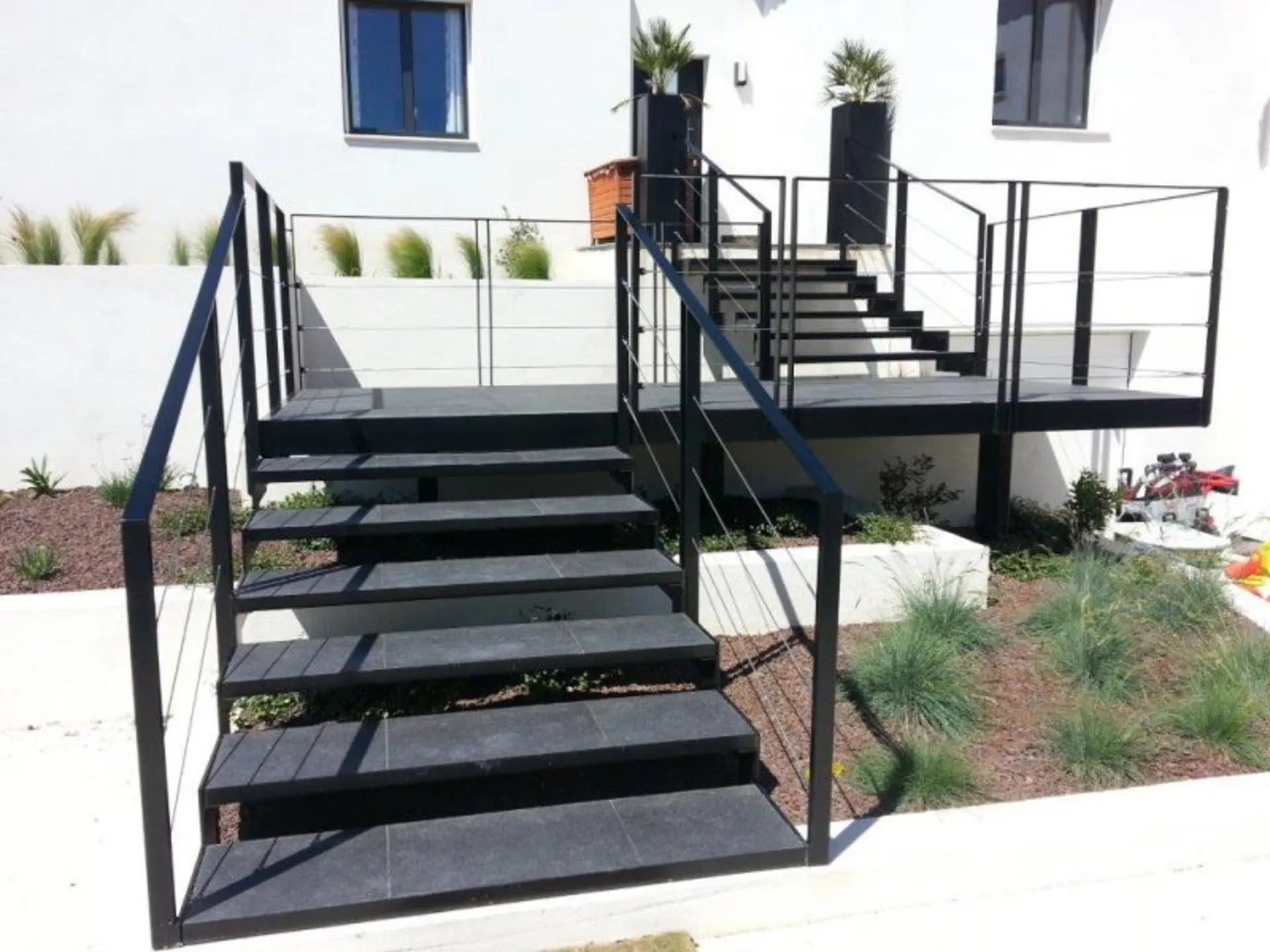 Thermolaquage d'un escalier en Acier réalisé à MIRAMAS par la STIM