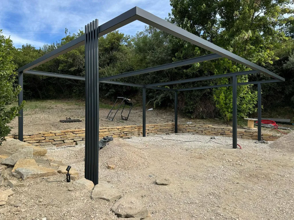 carport sur mesure pour 3 voitures à Eguilles dans les Bouches du Rhone