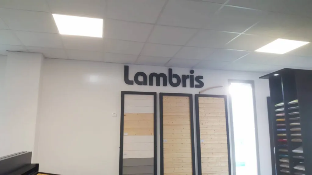 Signalétique intérieure pour un magasin Chausson Matériaux proche de Auch dans le Gers