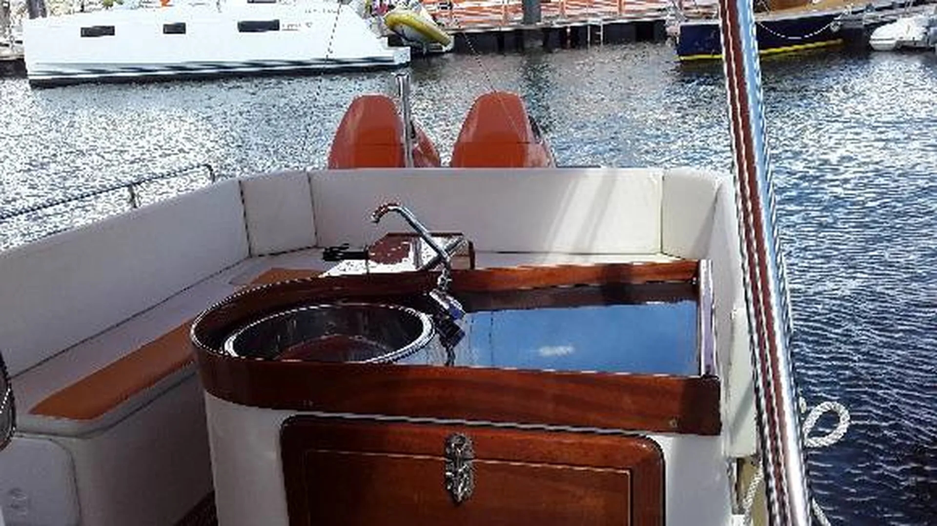 Location d'un bateau Beacher V10.2 CROISIERE à Arcachon ou le Cap Ferret - Bassin d'Arcachon