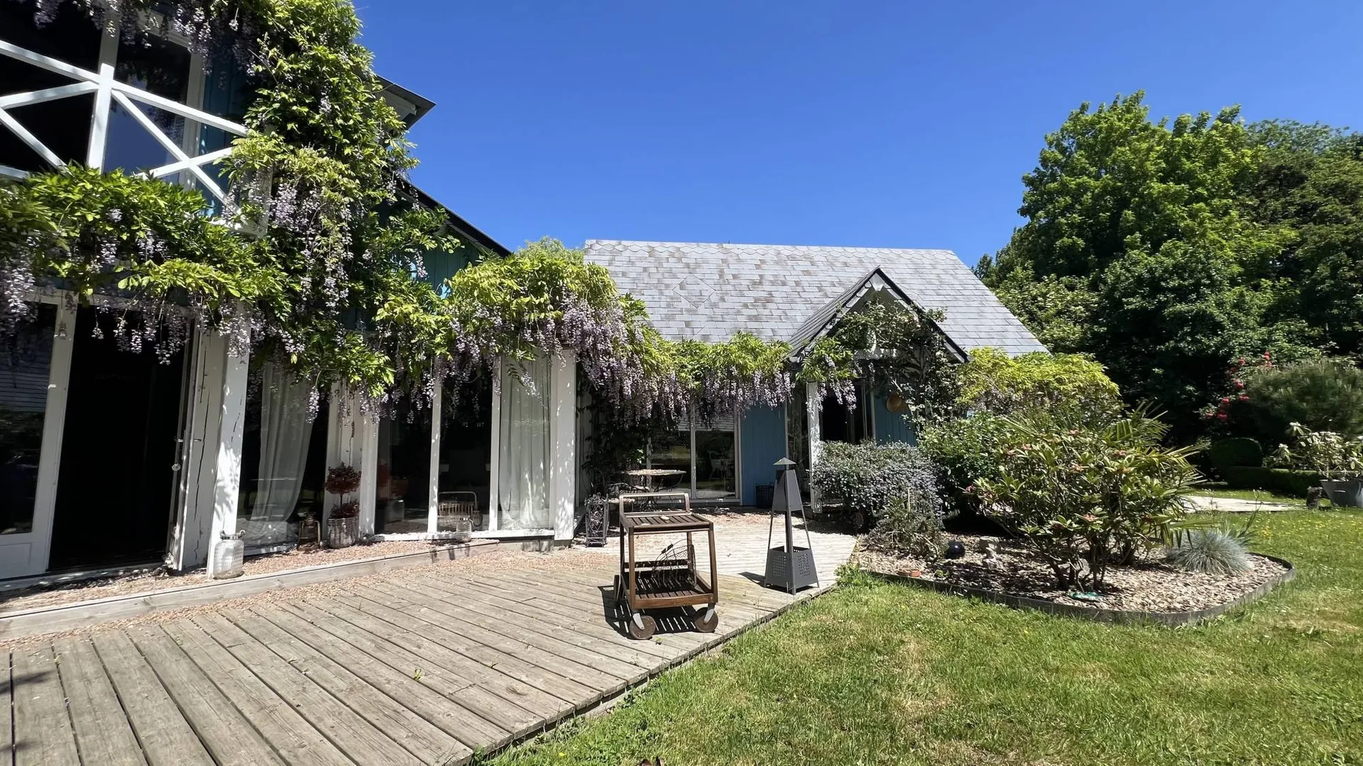 CHARMANT COTTAGE EN BOIS PETIT CAUX