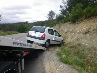 Remorquage après accident à Plan de Campagne dans le 13