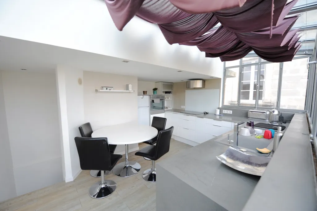 Avignon Intra-Muros, maison avec toit terrasse et garage à vendre   