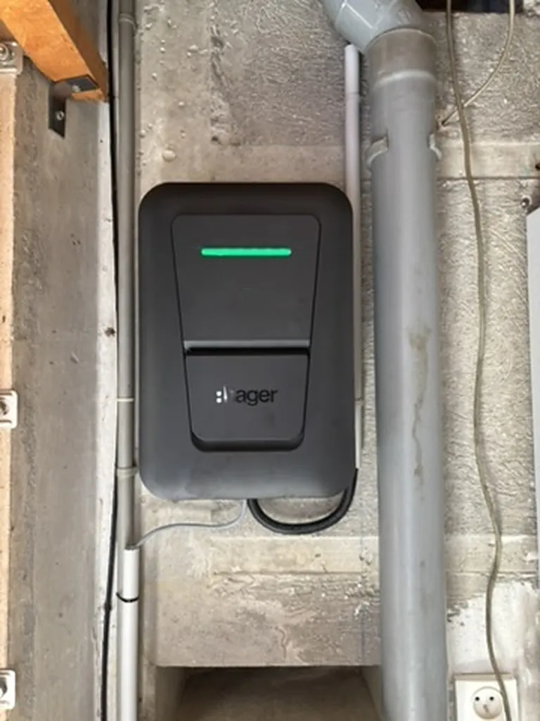 Poser une borne de recharge Hager Witty One