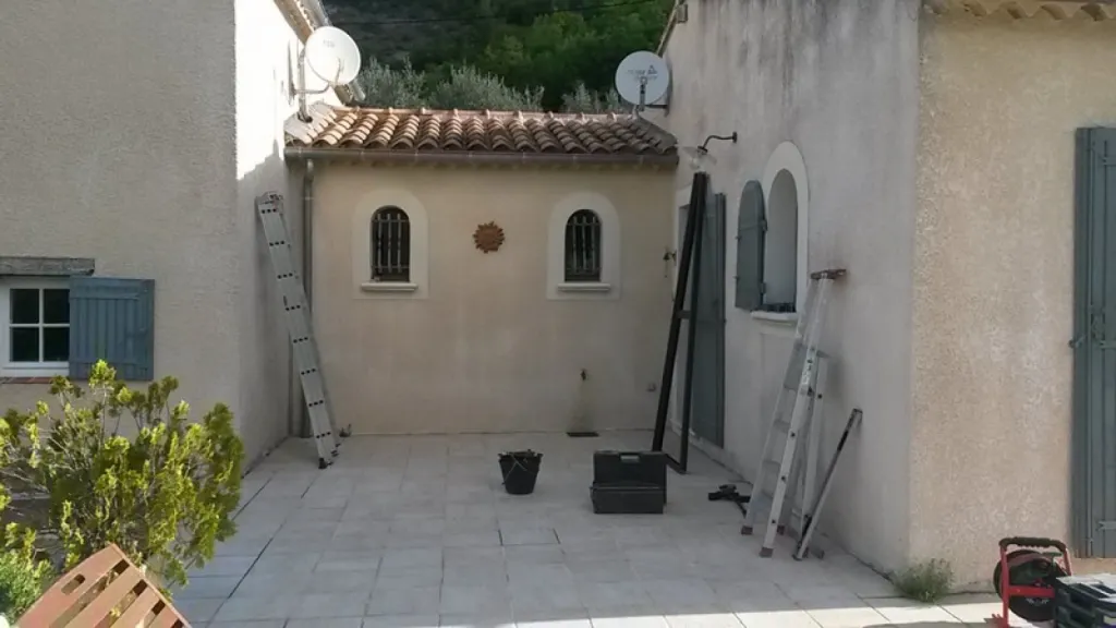 Fenêtres aluminium noir sur le Vaucluse 