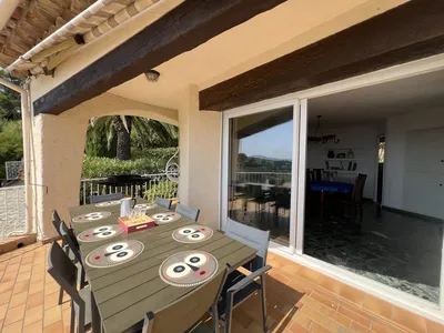 Villa Doris: Piscine, Vue Mer & Animaux Acceptés!