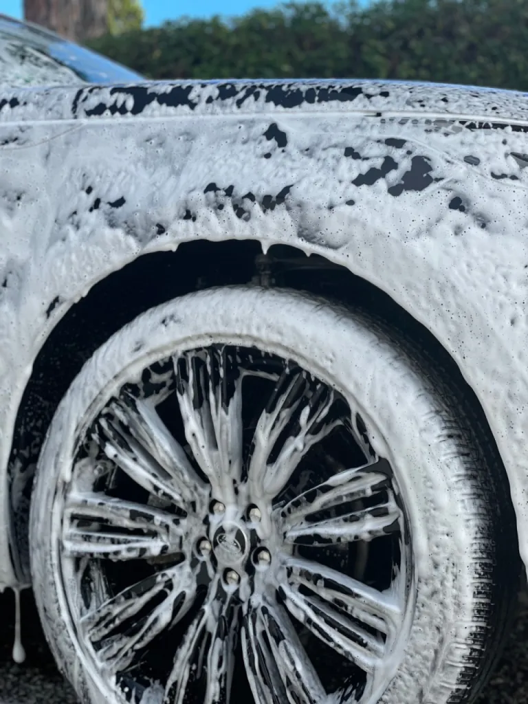 Protection céramique Gtechniq Range Rover Velar à Nice dans les Alpes Maritimes 