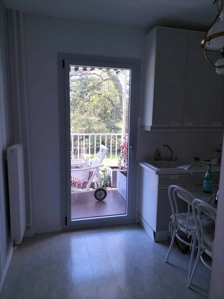 Artisan pour remplacement de menuiseries aluminium à Lyon 6