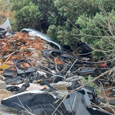 Mise en décharge de déchets en dépôt sauvage