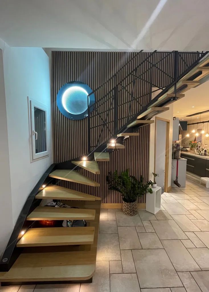 Escalier quart tournant en bois et métal noir style atelier avec tasseaux de bois à Miserey par Métal Eure