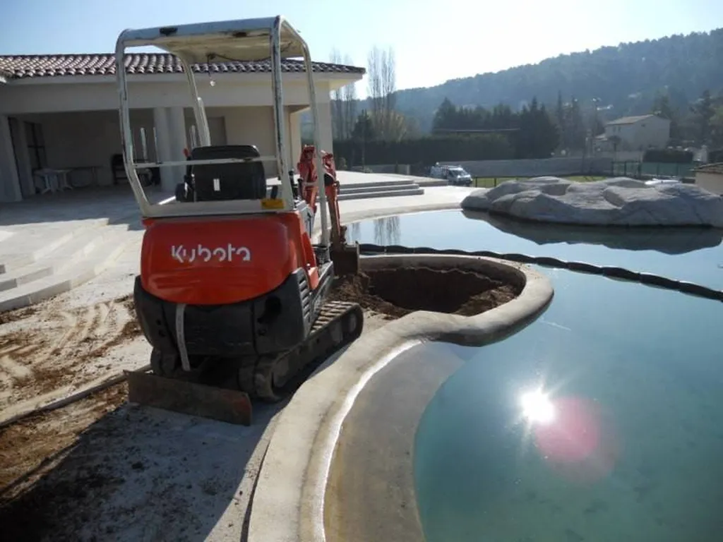 Plantation de palmiers par le paysagiste de Fuveau.
