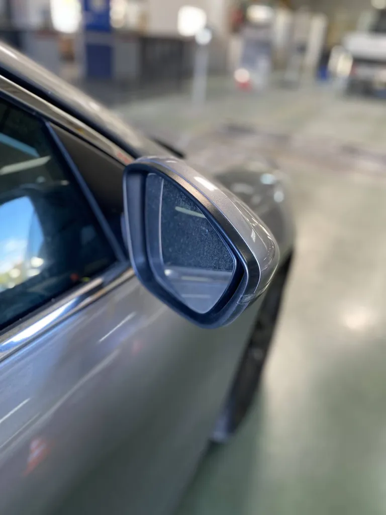 Rétroviseur droit vérifié au contrôle technique Autosur Martigues 13