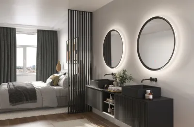 À Rouen, le miroir TORINO se démarque par sa double bande LED rétroéclairée.