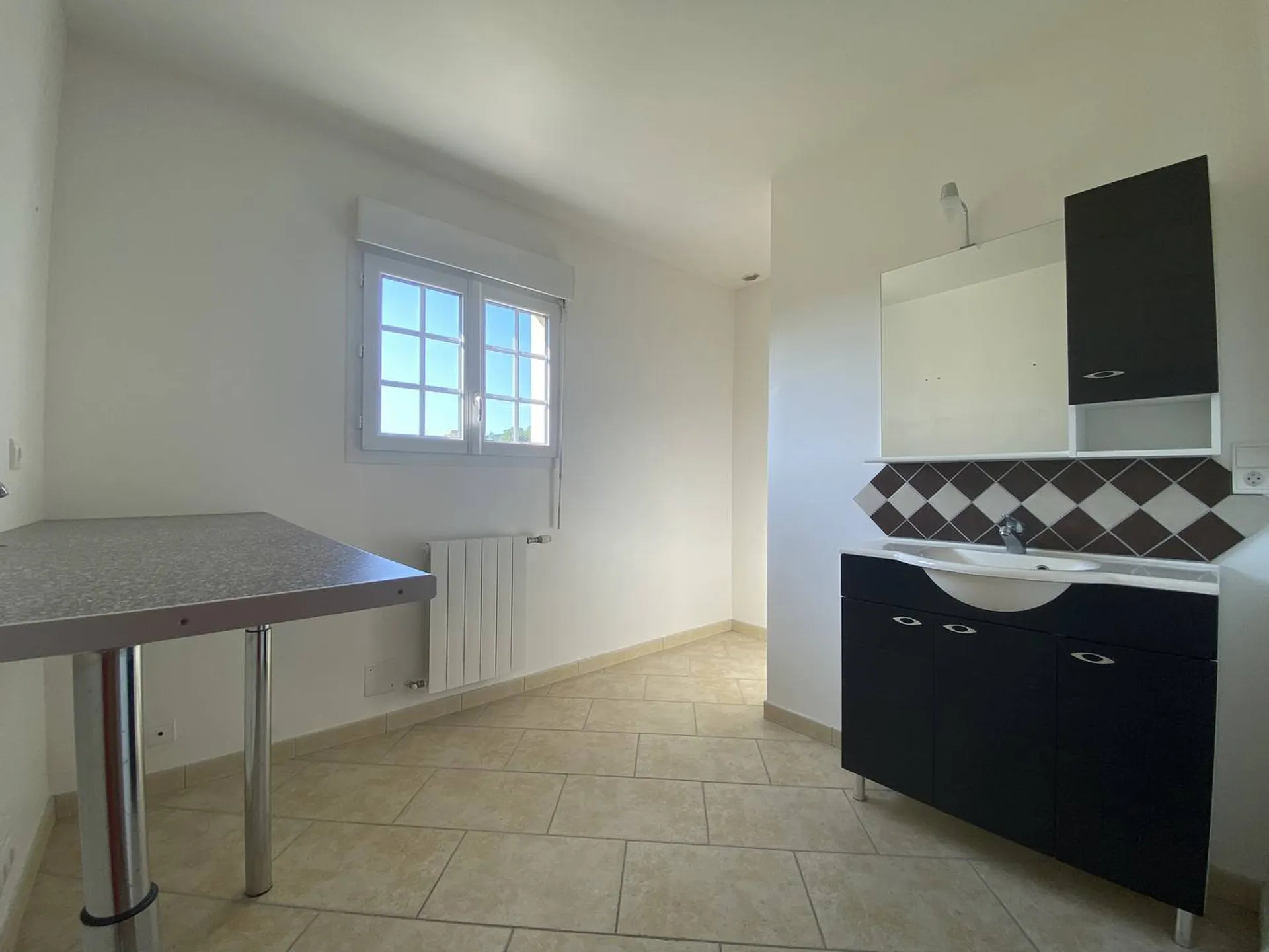 Achat maison dans un village calme, avec jardin et sous-sol complet, Meulers, 76.