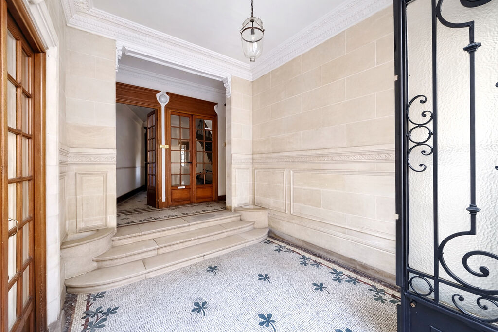 Charme de l'ancien pour ce bel appartement à Saint-Germain)en-Laye