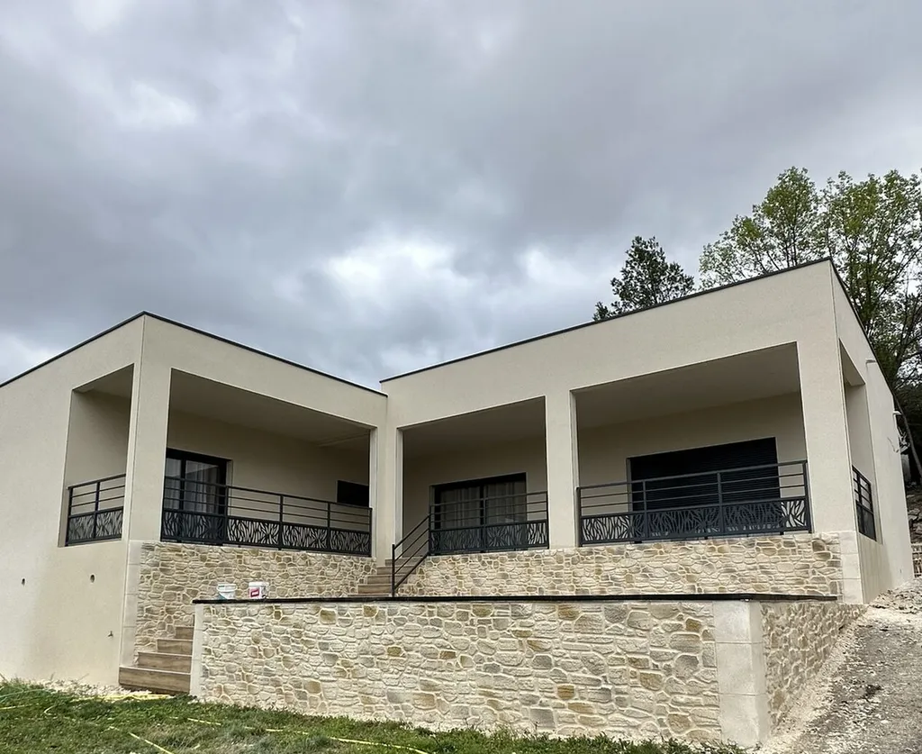 STONEO façade neuf et rénovation enduit imitation pierre et ravalement conseils et devis gratuit à Manosque, Oraison et Valensole et ailleurs dans le sud de la France 
