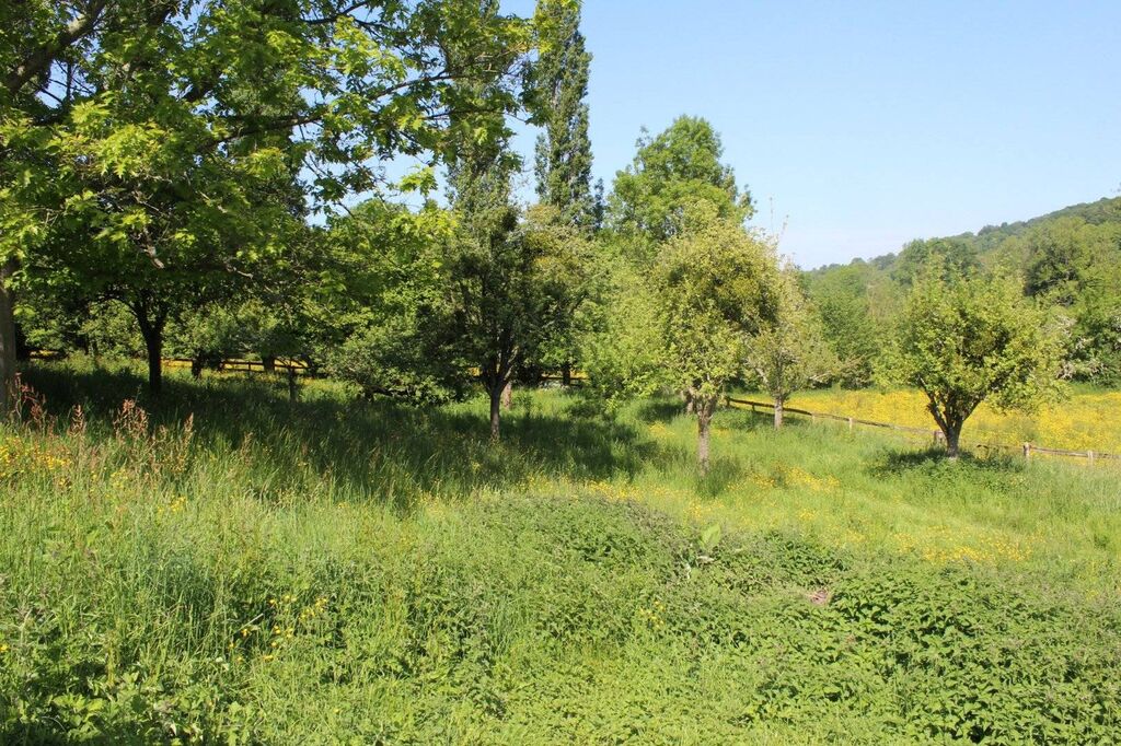 A acquérir ancien presbytère du 18ème siècle avec une cheminée d’époque à 20 minutes de Honfleur 14600