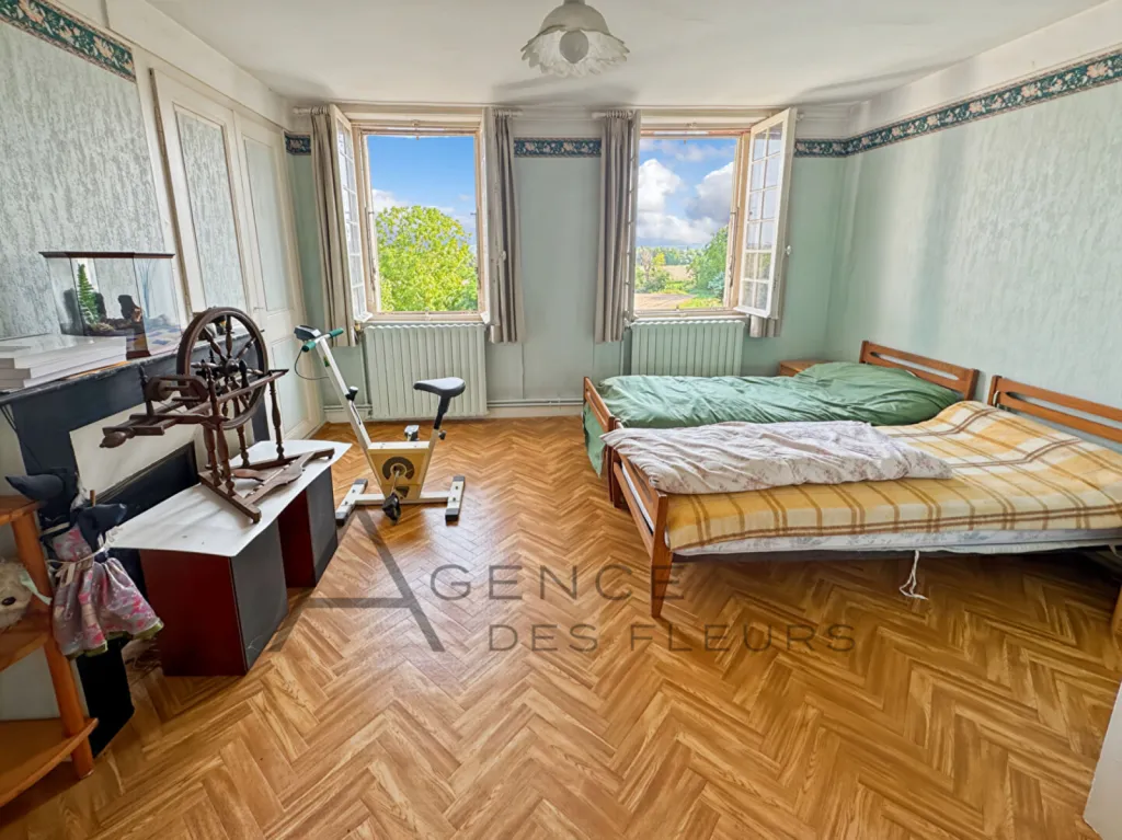 A saisir maison de maître de 150 m² édifiée sur 2720 m² de terrain sur la commune de FRENEUSE 76410