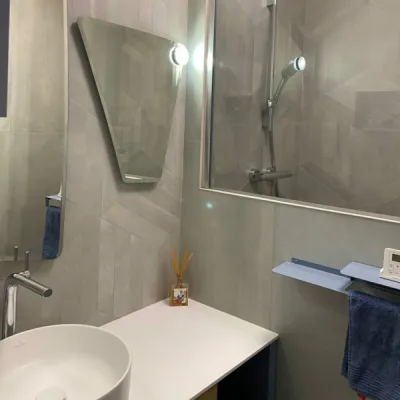 Mobilier haut de gamme et palette raffinée dans un appartement rénové avec élégance, par l'Atelier D. architecte d'intérieur à Bordeaux