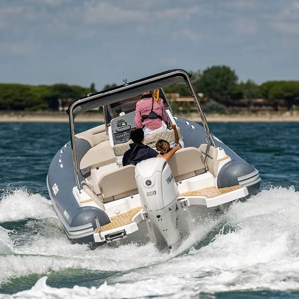 Vend pneumatique Soleil 24.5 Salpa à Bandol