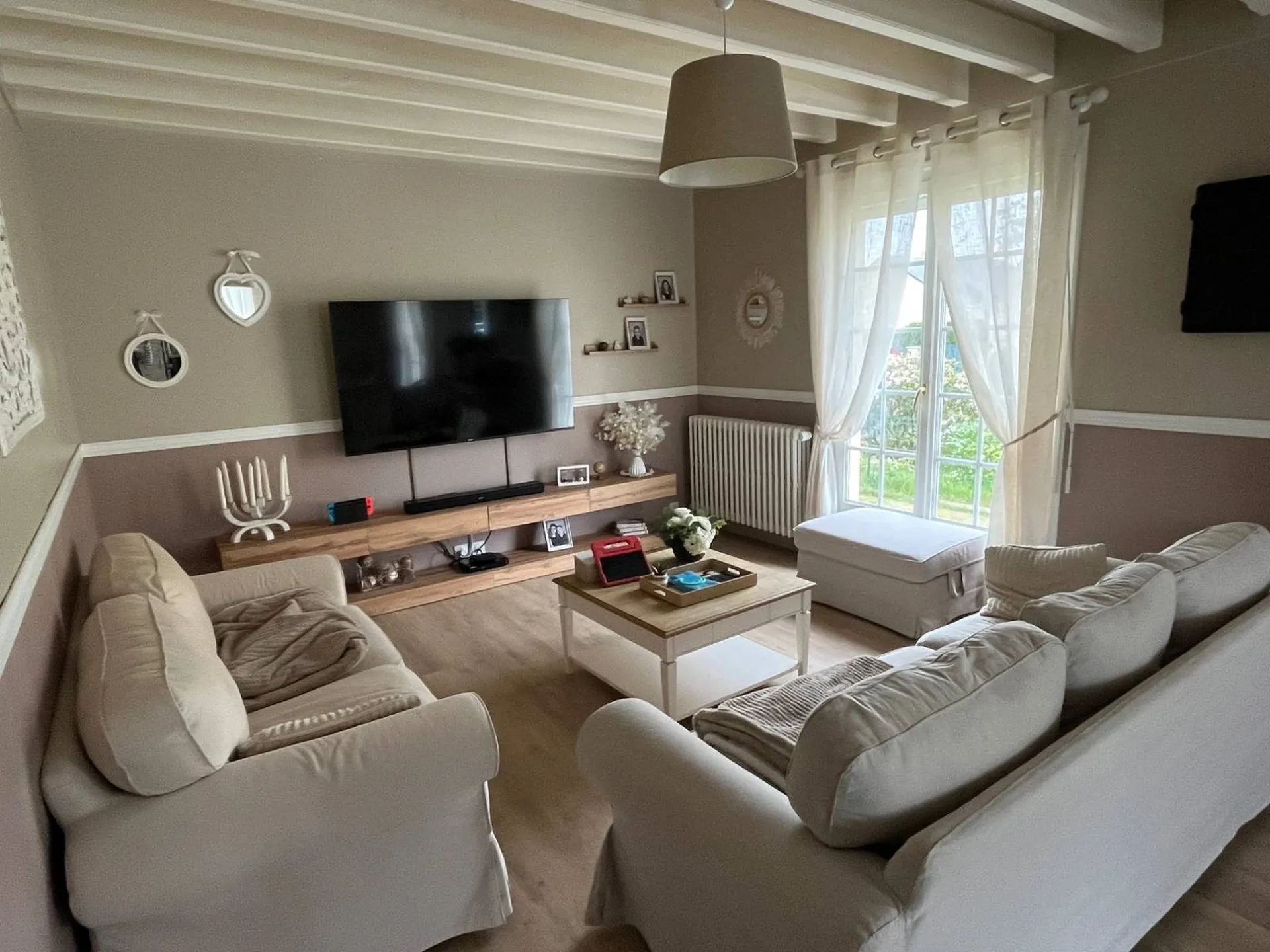 Pavillon individuel, à vendre, offrant de beaux volumes situé à Arelaune en Seine