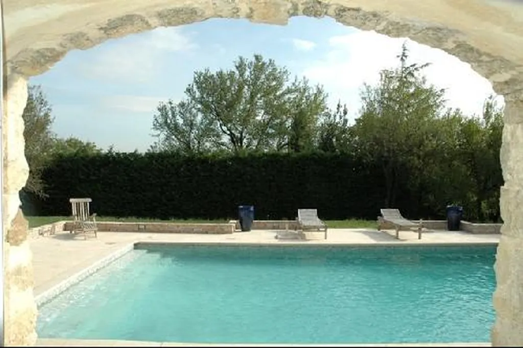 Maison proche Avignon en pierres apparentes construite à la fin du 18ème siècle