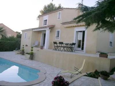 A la recherche d'une villa à acheter  4 sur  Roquefort La Bédoule  avec vue dominante dégagée  contactez notre agence ....