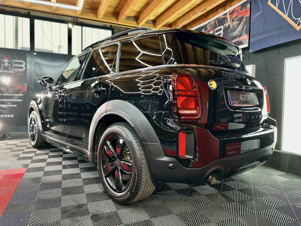 Traitement céramique & polissage multi-étapes sur Mini Countryman – EMB Detailing, spécialiste à Vaugneray (Lyon Ouest)