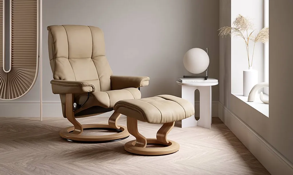 fauteuil en cuir stressless mayfair avec pouf en centre-ville de Hyères près de toulon