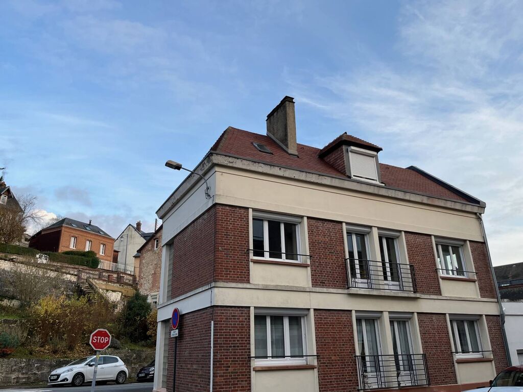A vendre, appartement T3, au rdc, en centre ville de caudebec en Caux