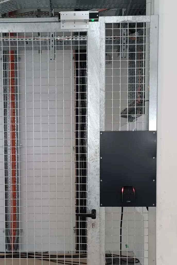 Lecteur de badge STID et ventouse 300kg