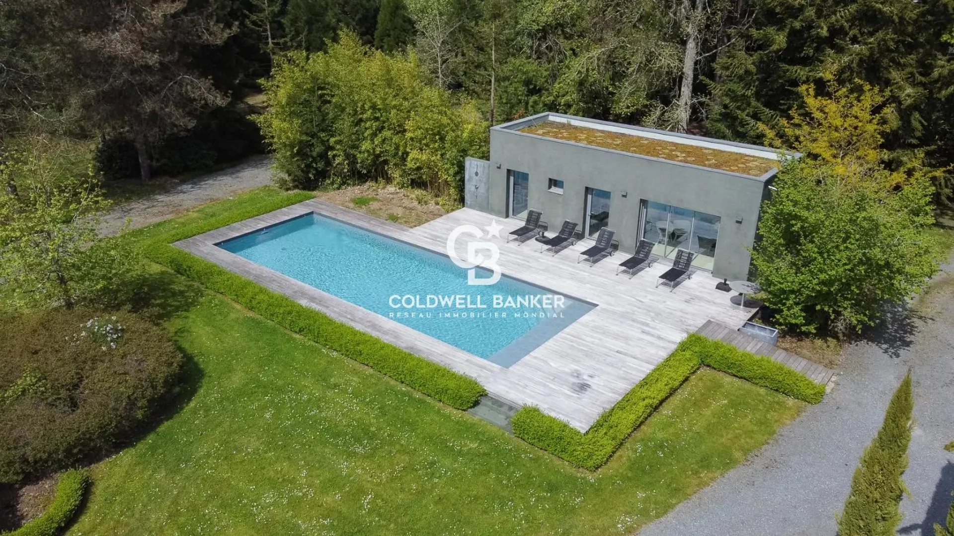 Pool house avec salle de sport – Propriété idéale pour maison d’hôtes ou réceptions