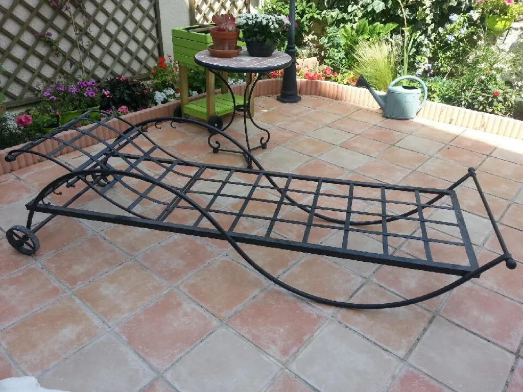 BAIN DE SOLEIL EN FER FORGE DANS LE 13