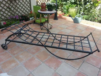 BAIN DE SOLEIL EN FER FORGE DANS LE 13