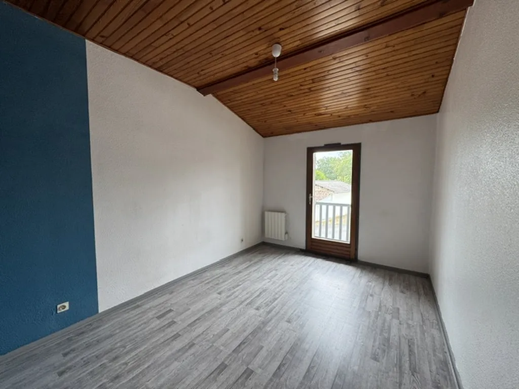 Maison à étage de 3 chambres avec garage